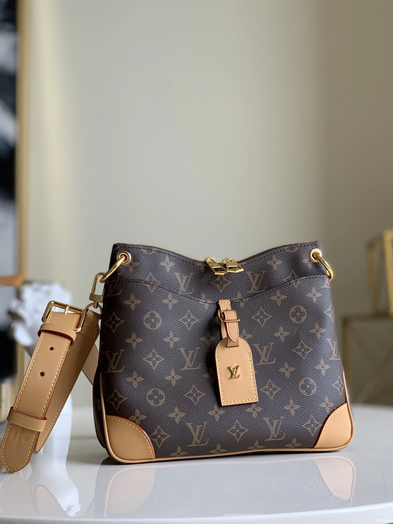 Cheap LOUIS ODÉON VUITTON PM 0726